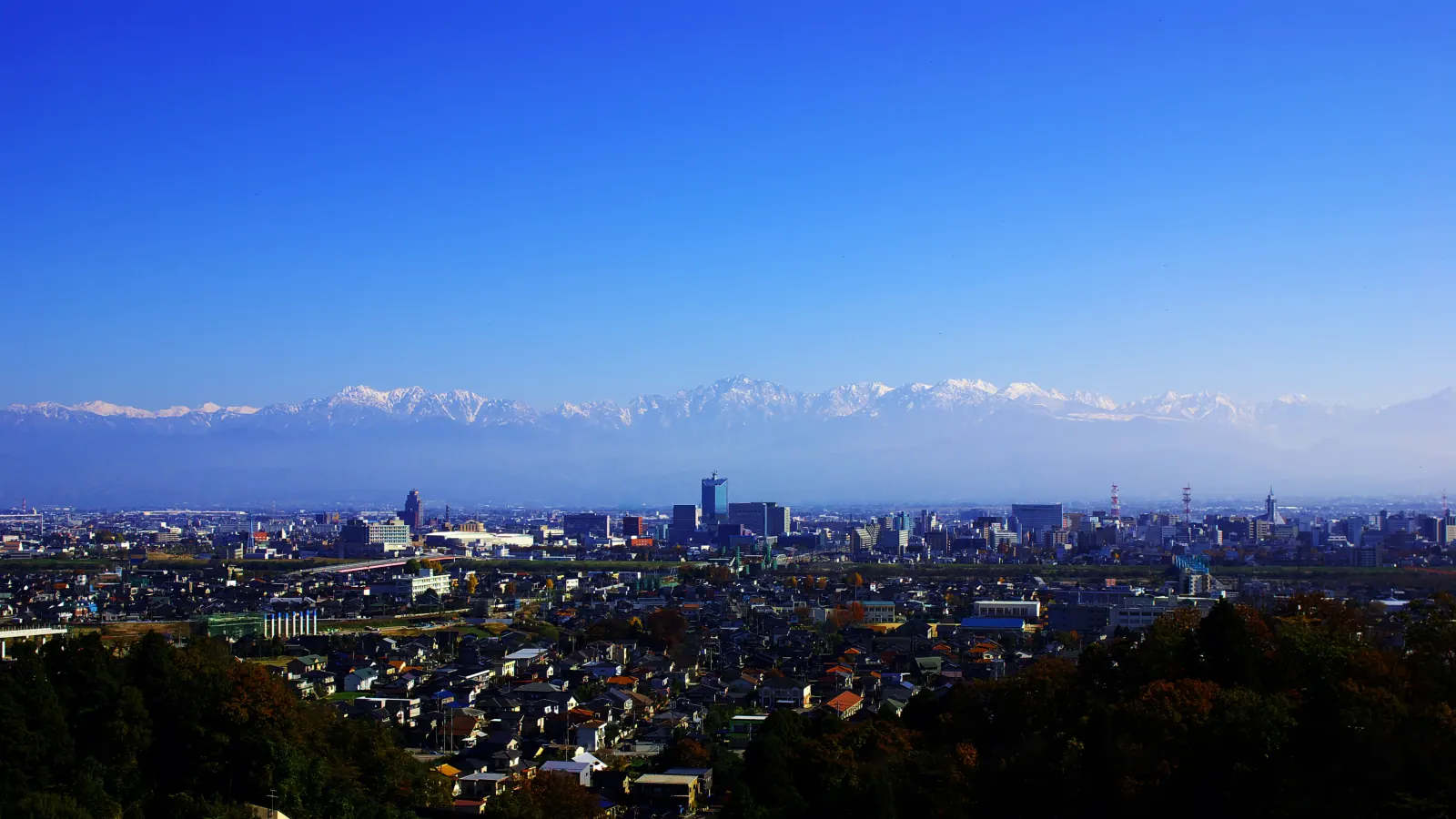 富山県の山並み